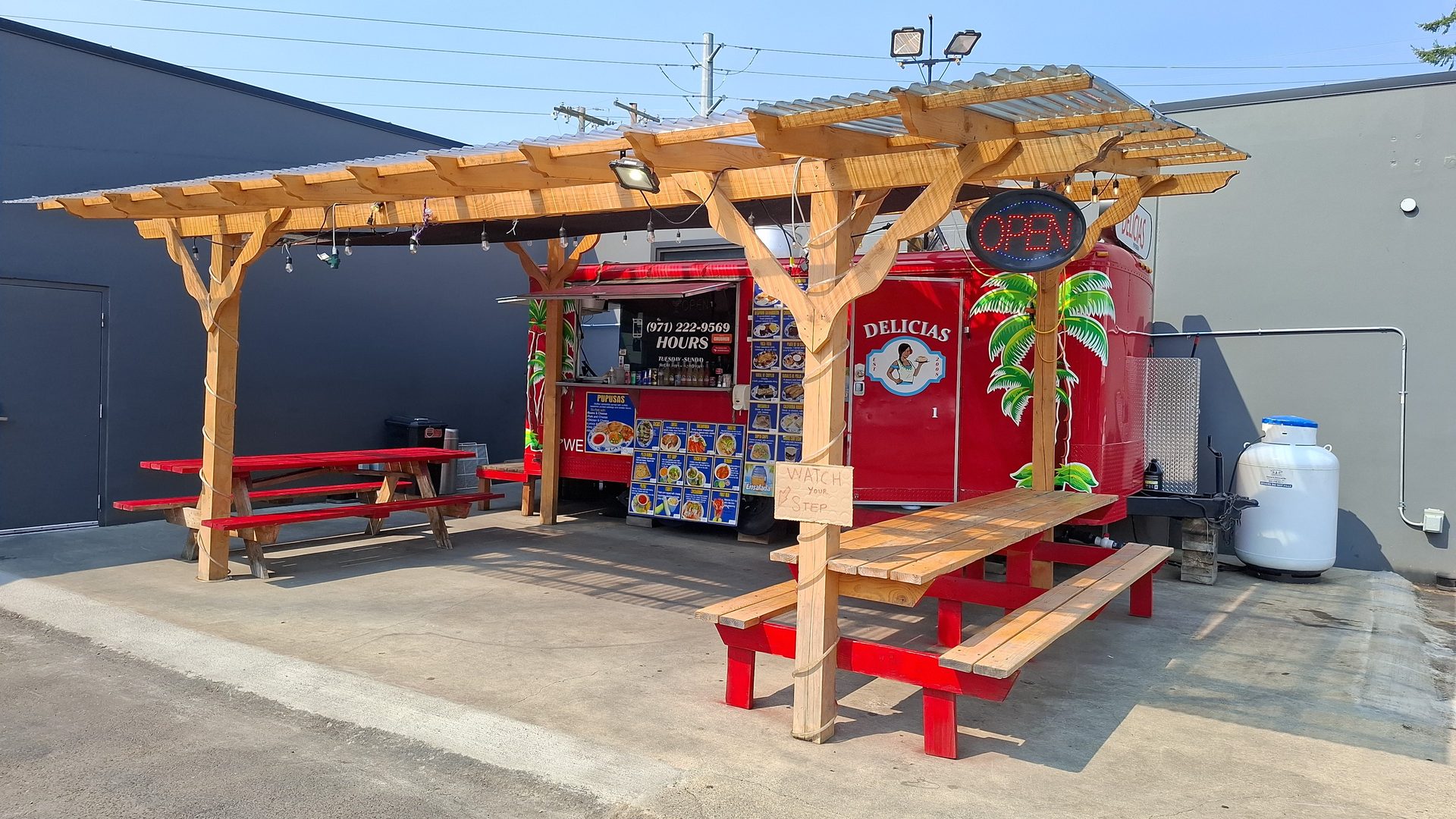 Delicias Pupuseria and Mexican Food Trailer